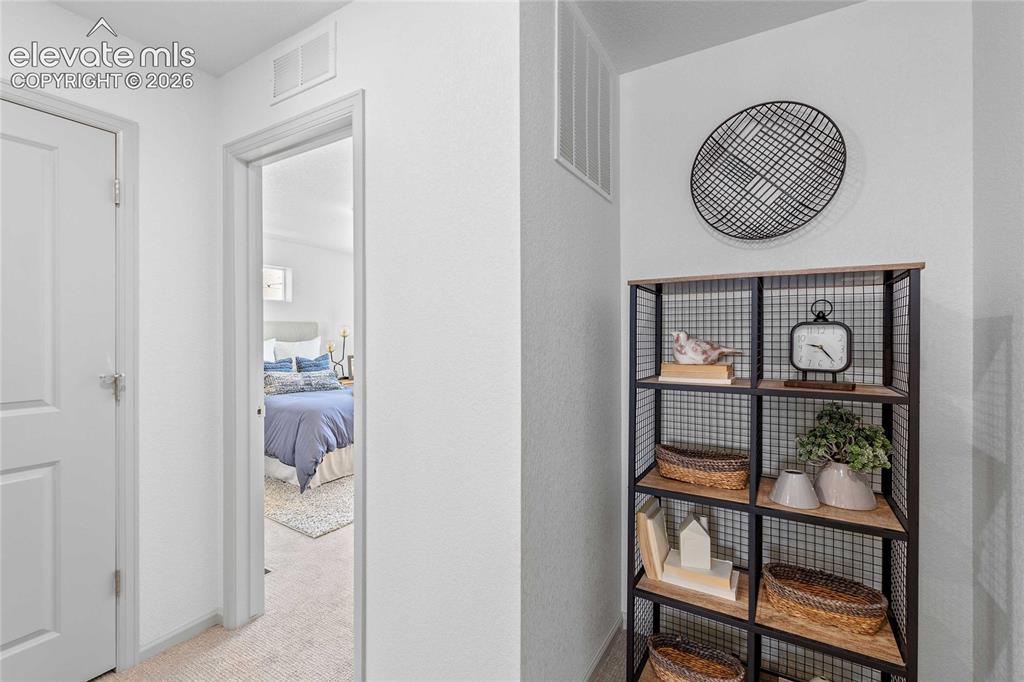 Image 9 of 24: Photos of a model home