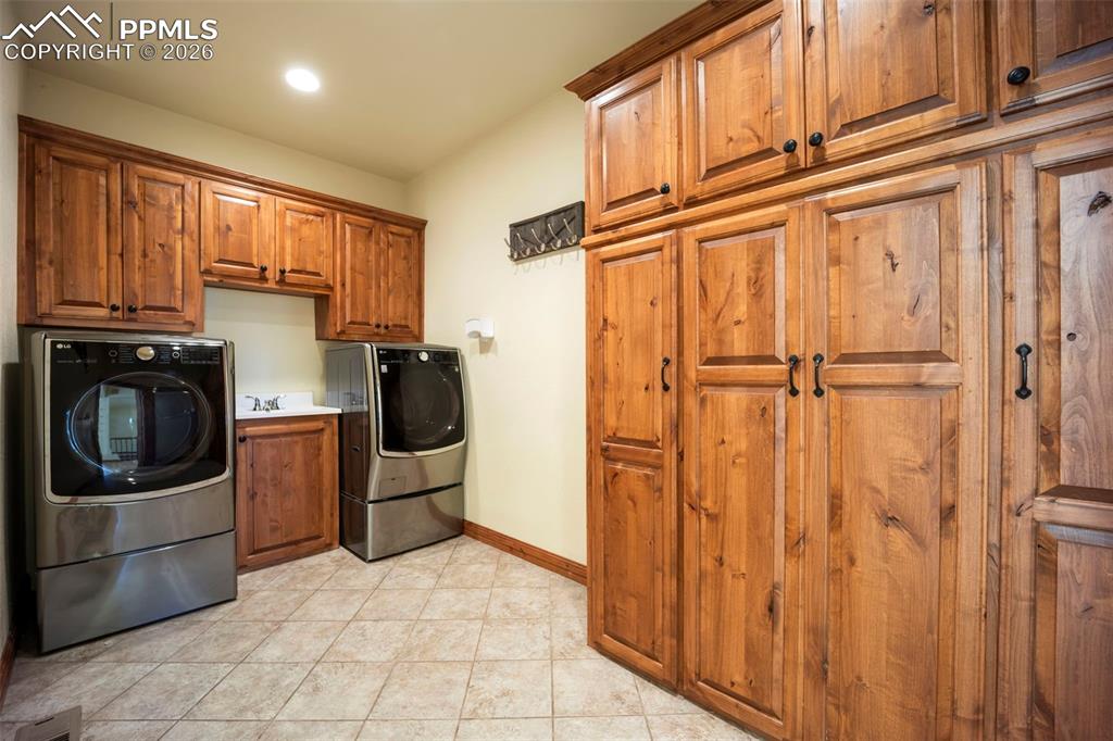 Image 11 of 49: Kitchen