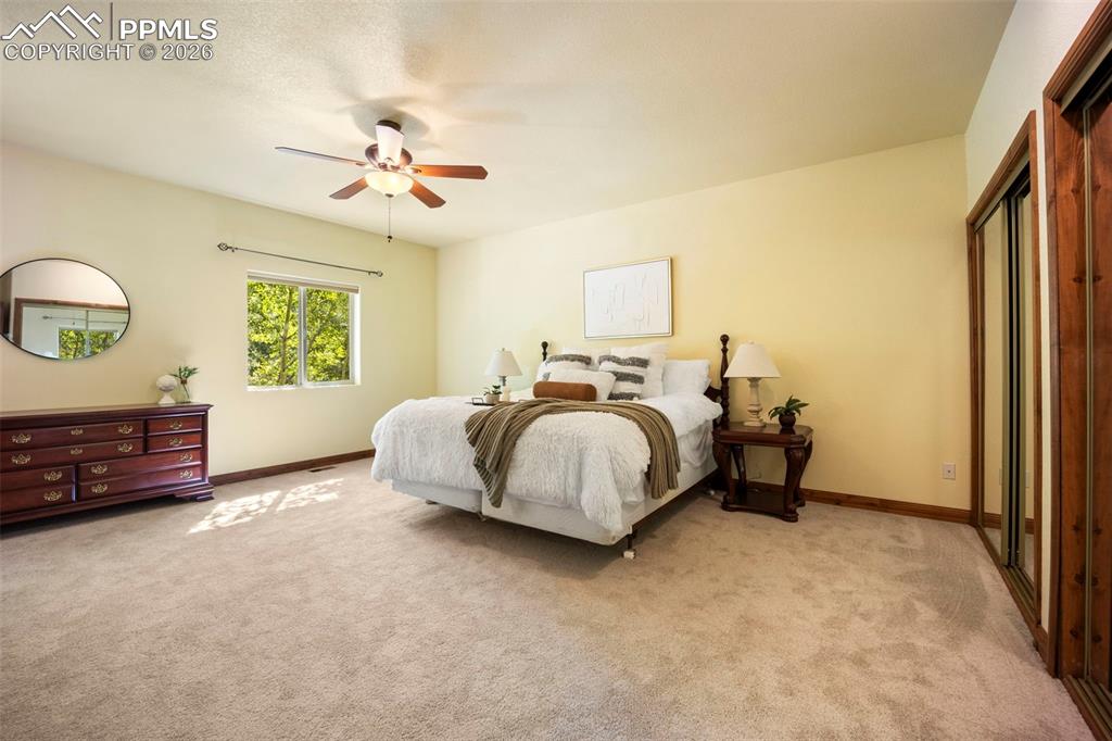 Image 21 of 49: Bedroom