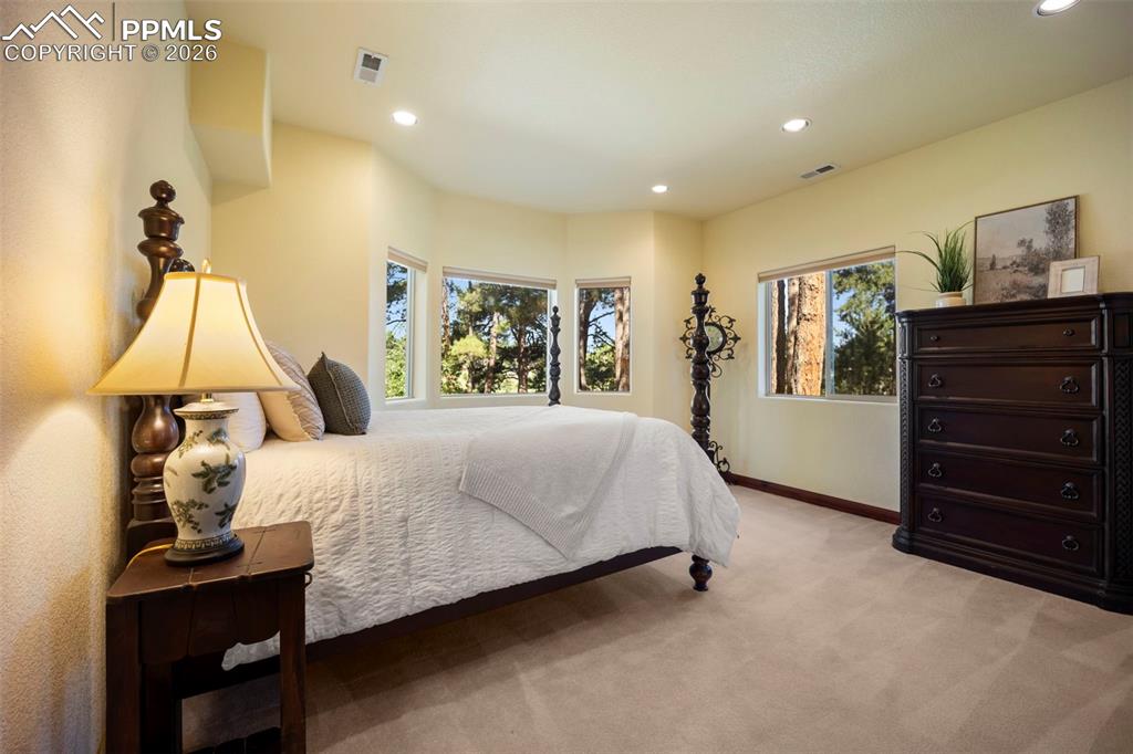 Image 33 of 49: Bedroom