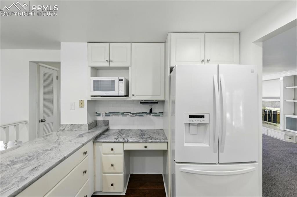 Image 3 of 37: Kitchen