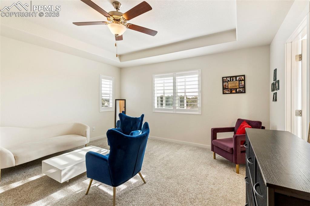 Image 23 of 36: Sitting Room