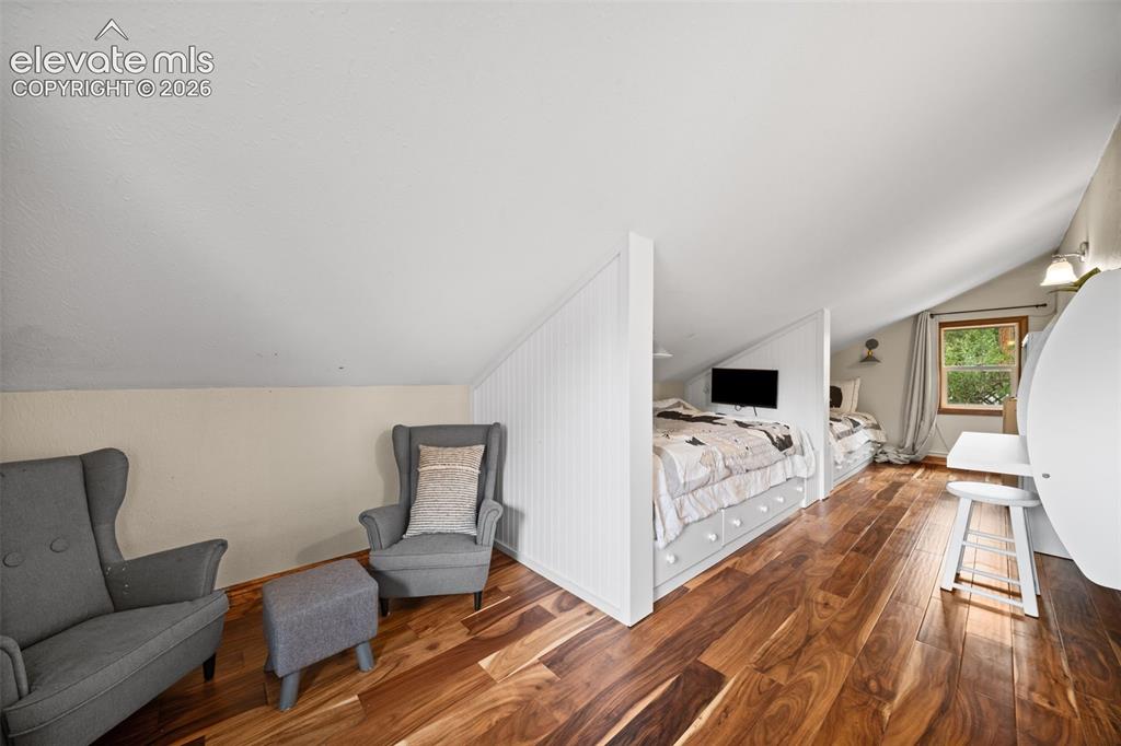 Image 11 of 45: Bedroom