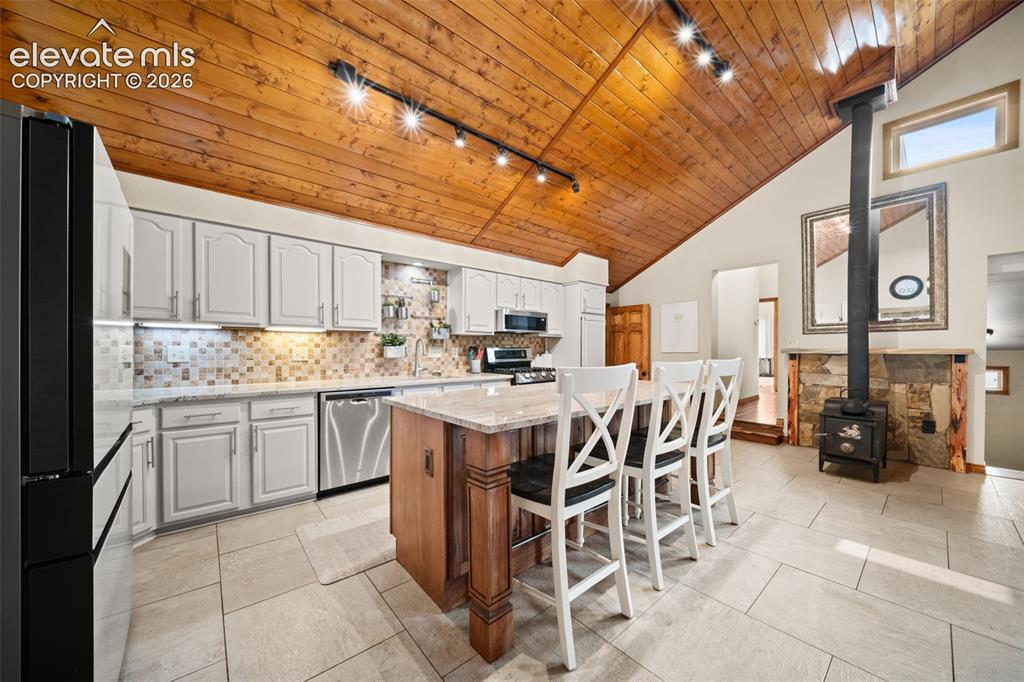 Image 6 of 45: Kitchen