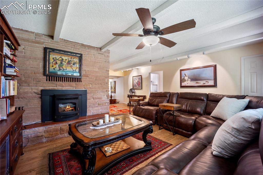 Image 12 of 50: Living Room