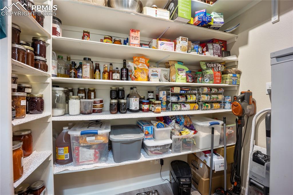 Image 15 of 50: Pantry