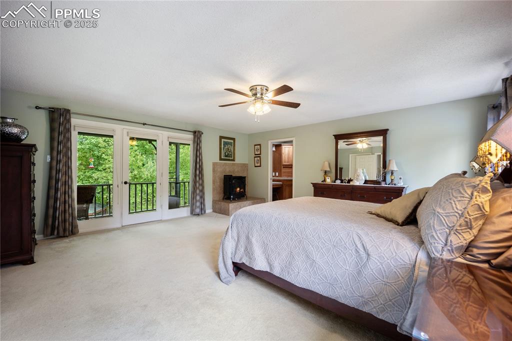 Image 20 of 50: Bedroom