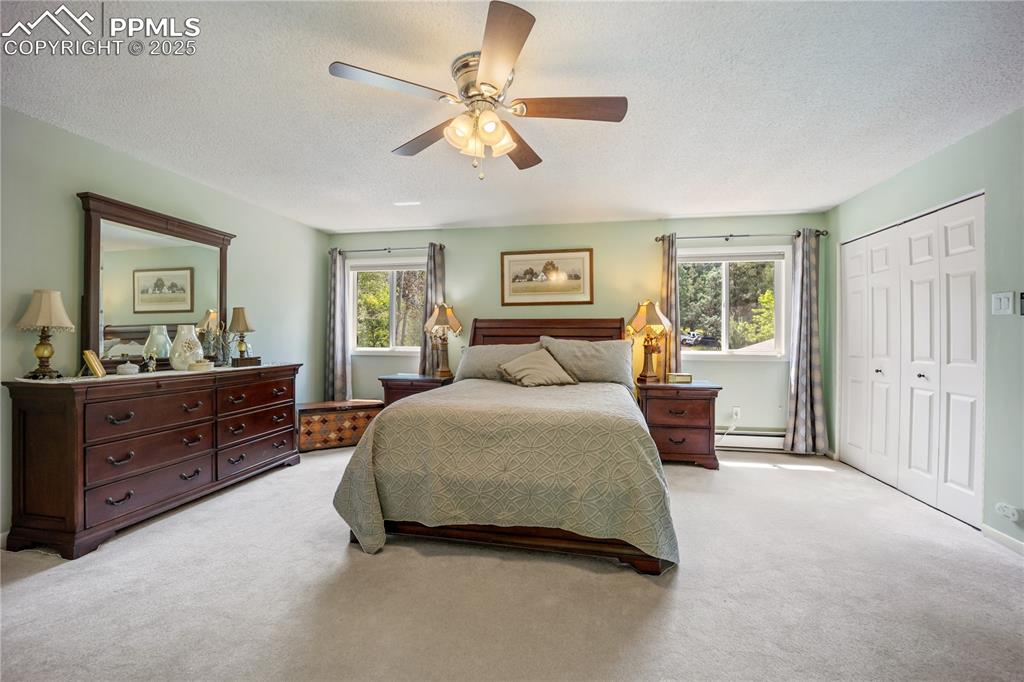 Image 21 of 50: Bedroom