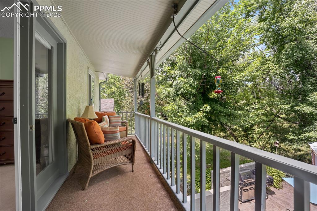 Image 24 of 50: Balcony