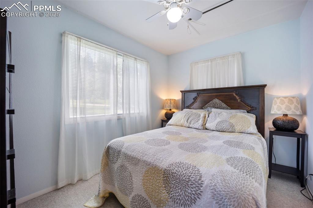 Image 29 of 50: Bedroom