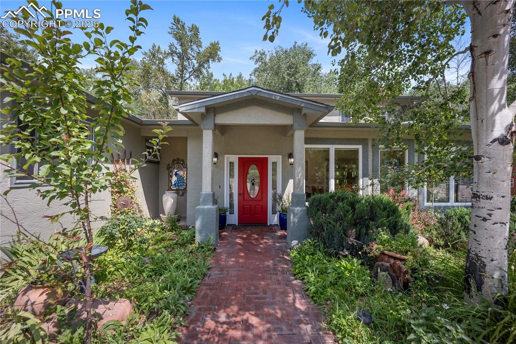 Image 3 of 50: Entry