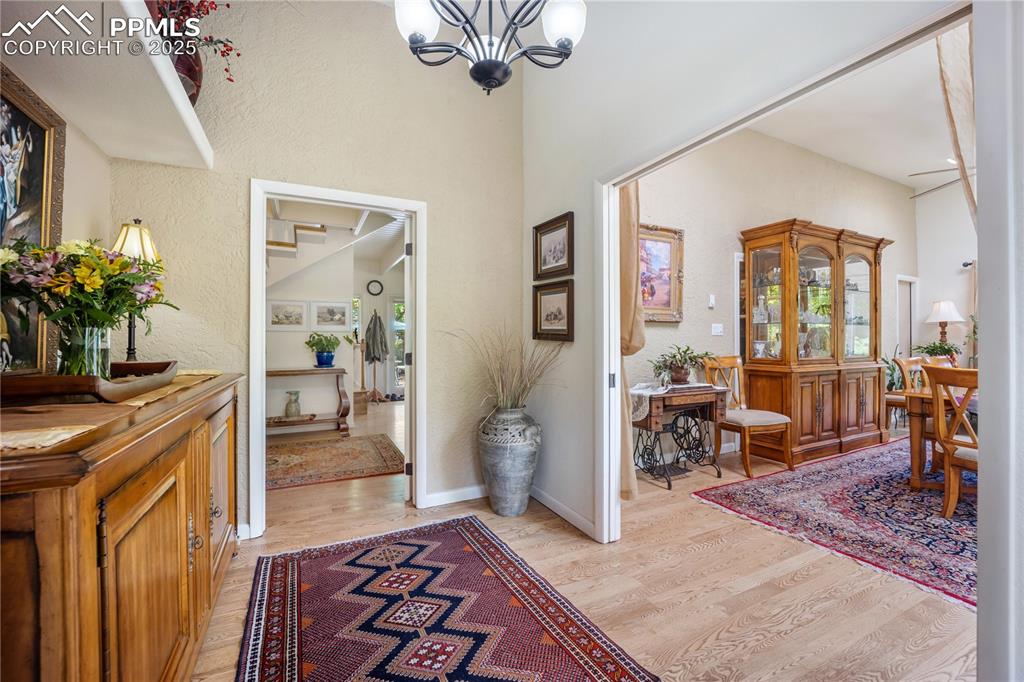 Image 4 of 50: Entry