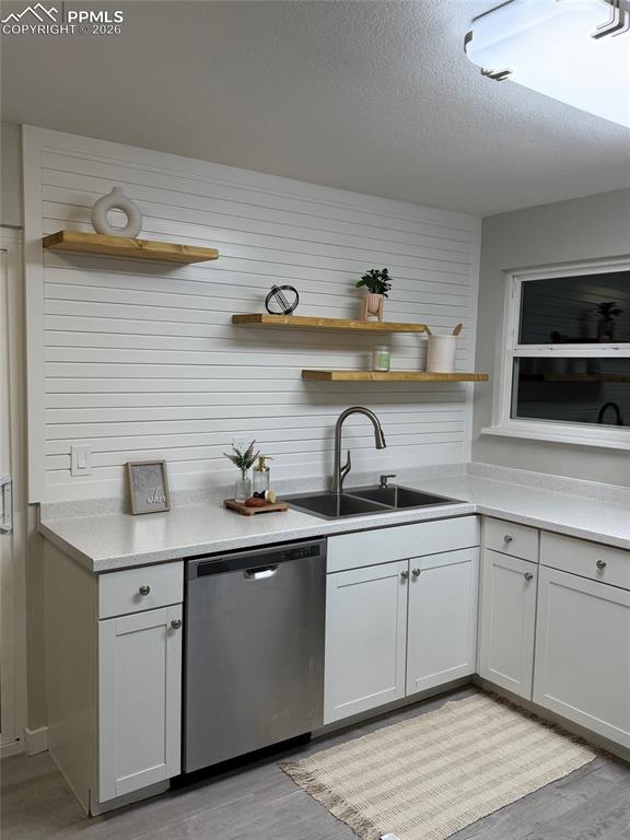 Image 10 of 39: Kitchen