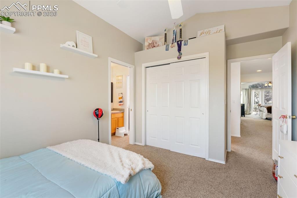 Image 34 of 46: Bedroom