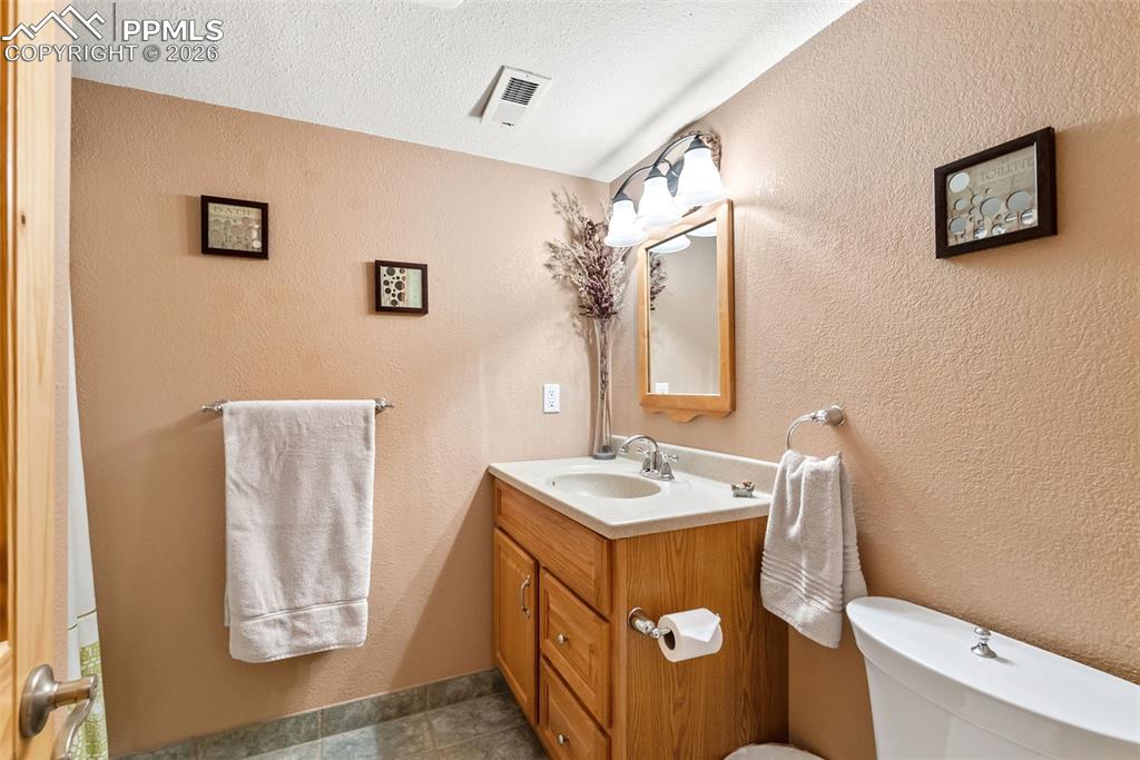 Image 42 of 46: Bathroom