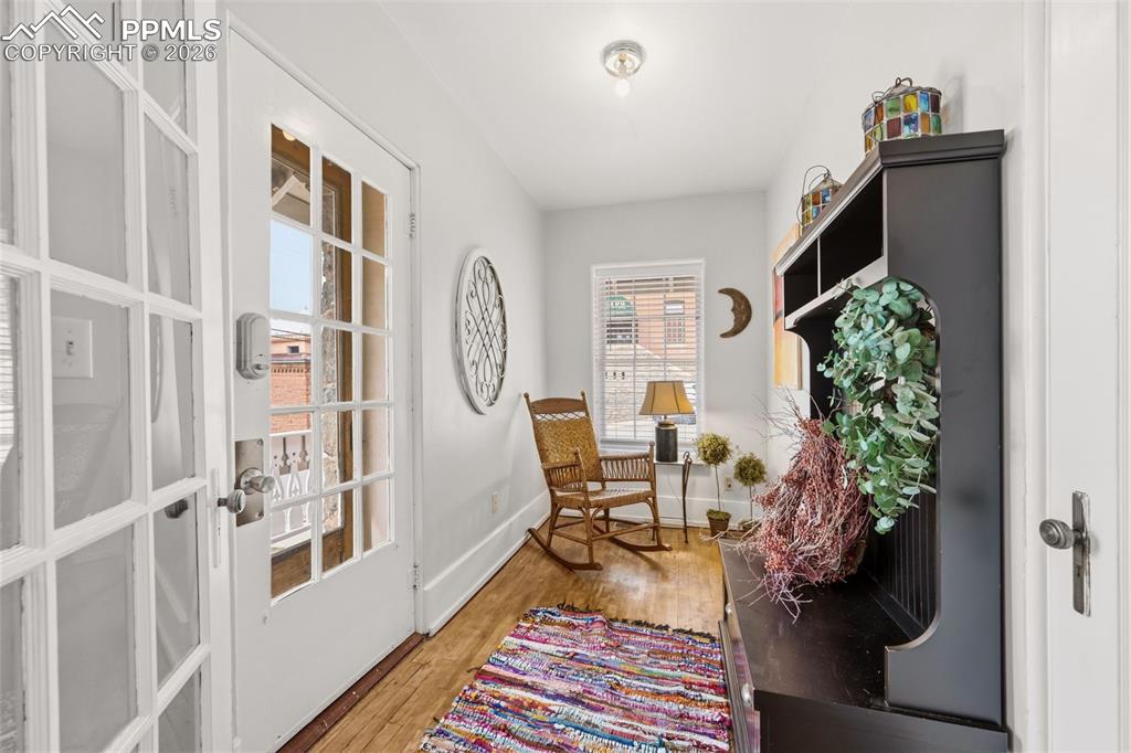 Image 4 of 25: Sitting Room