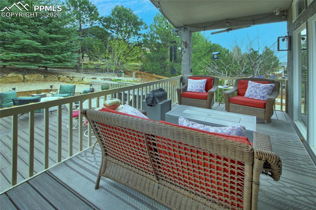 Image 35 of 50: 26x8 covered trex deck