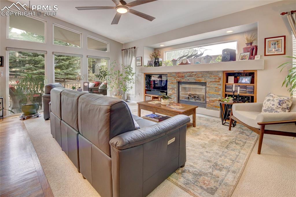 Image 9 of 50: Living room overview