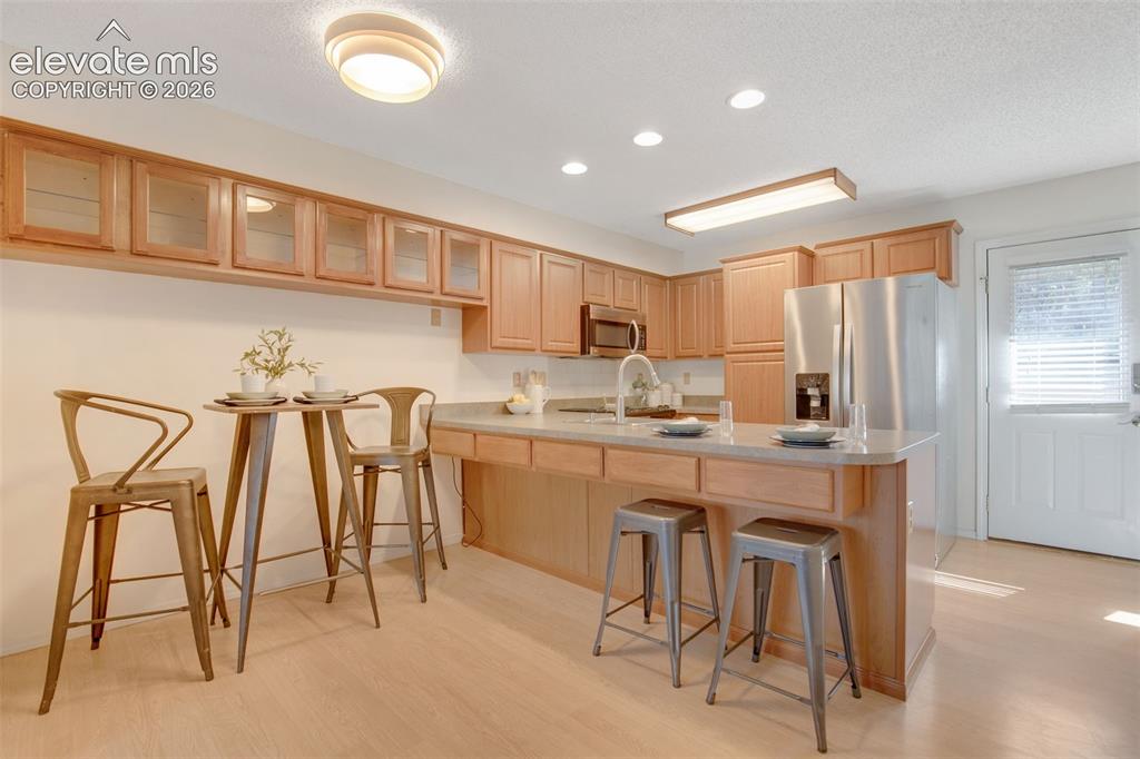 Image 12 of 50: Kitchen