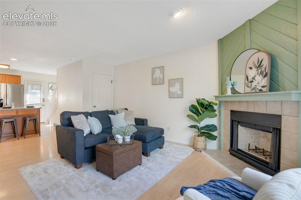 Image 9 of 50: Living Room