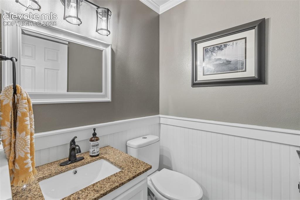 Image 11 of 34: Bathroom 3