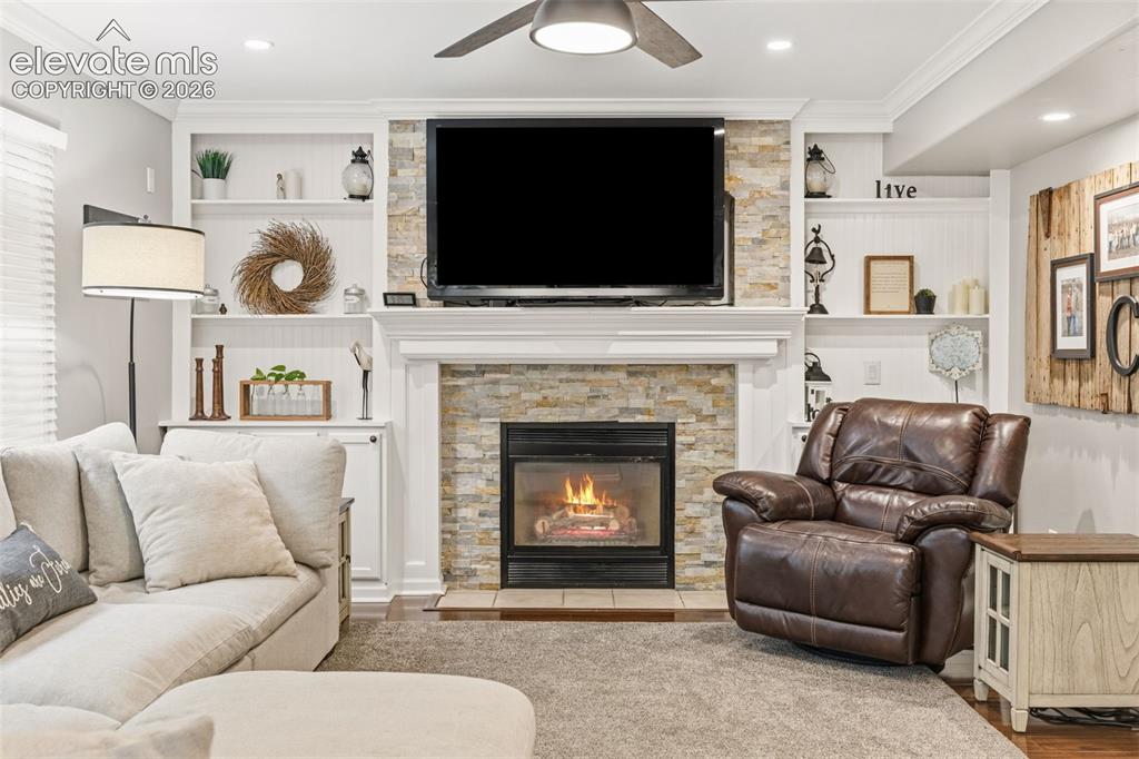 Image 6 of 34: Living Room