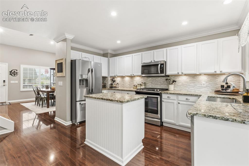 Image 8 of 34: Kitchen