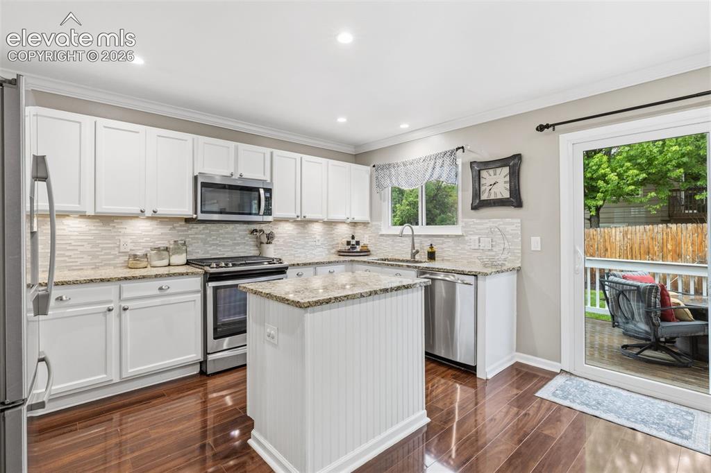 Image 9 of 34: Kitchen
