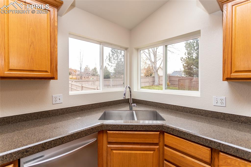 Image 13 of 38: Kitchen