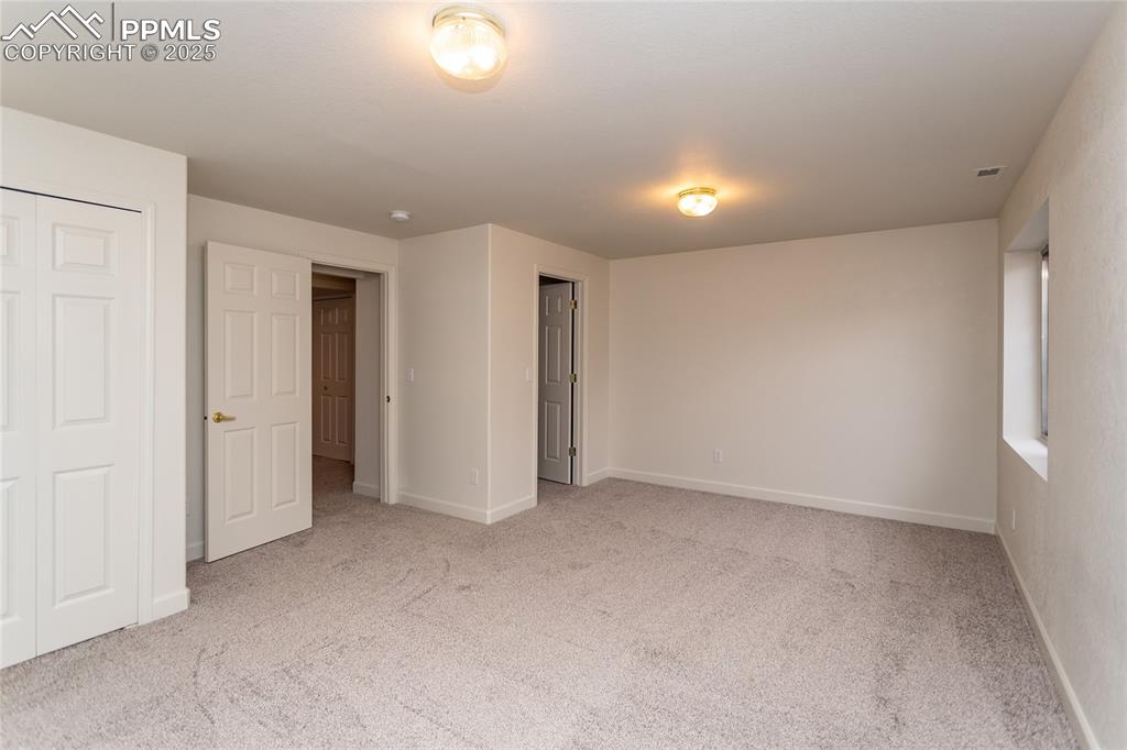 Image 24 of 38: Basement bedroom 4