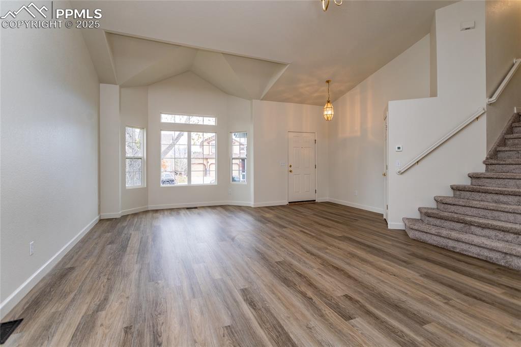 Image 5 of 38: Entry