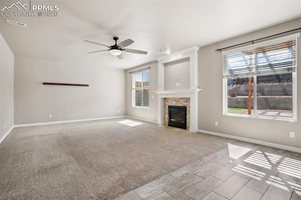 Image 4 of 24: Living Room