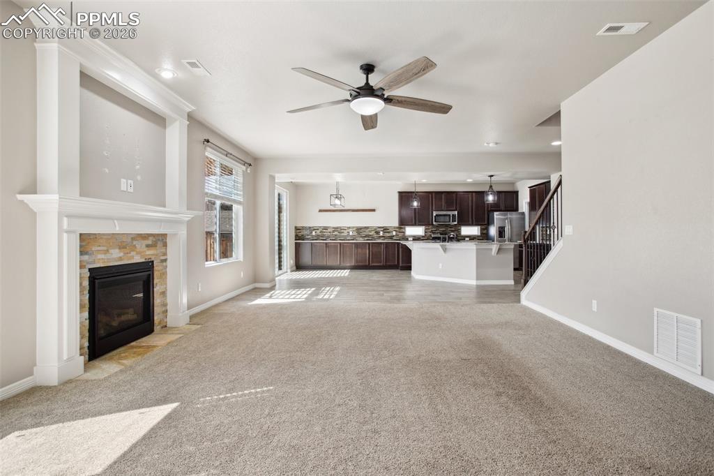 Image 5 of 24: Living Room