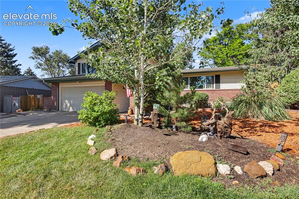 Image 1 of 40: Front yard