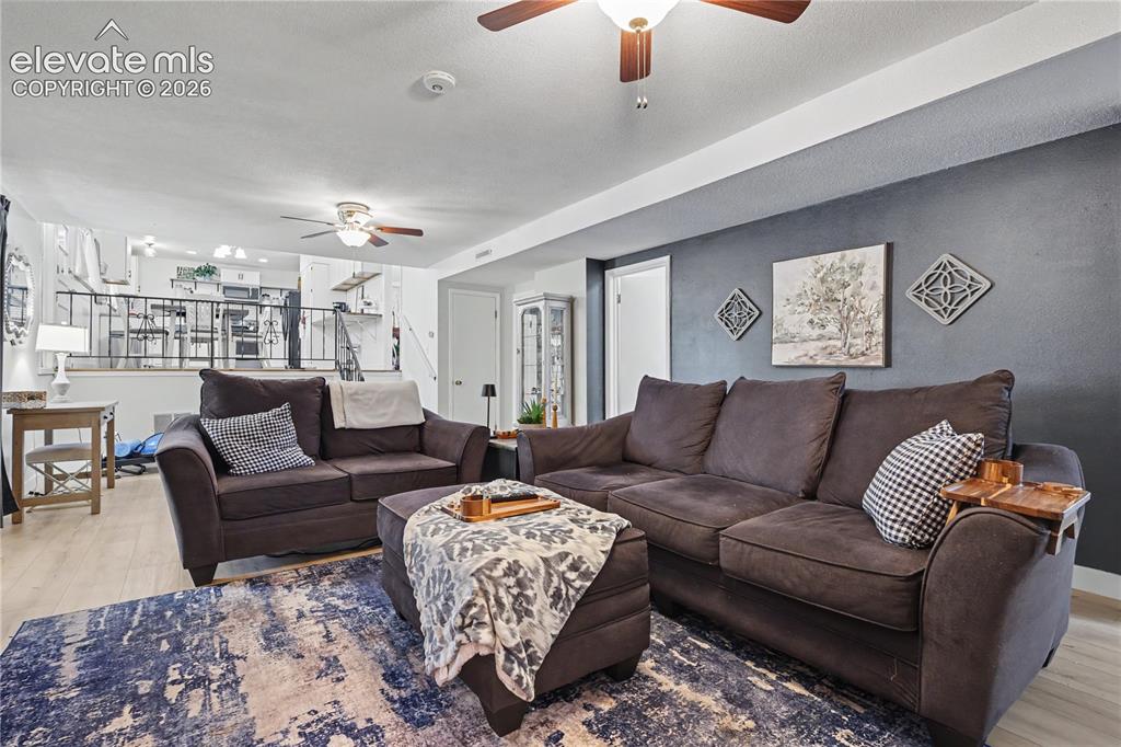 Image 16 of 40: Family Room
