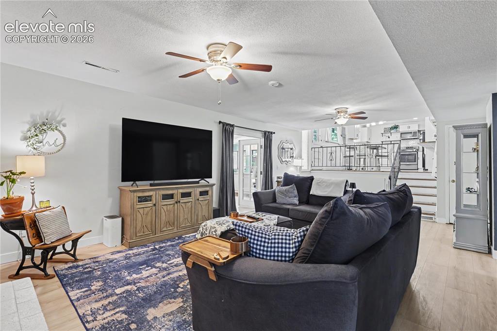 Image 17 of 40: Family Room