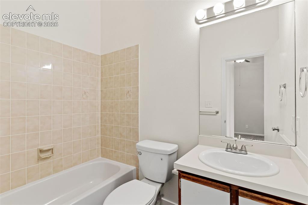 Image 15 of 29: Bathroom