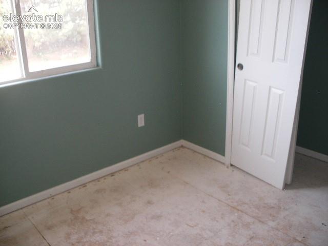 Image 33 of 44: Bedroom