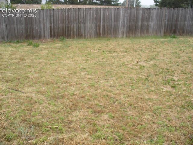 Image 43 of 44: Yard