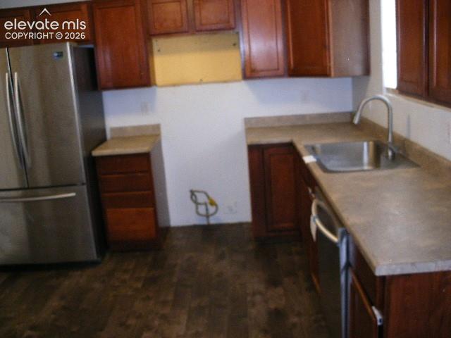 Image 8 of 44: Kitchen