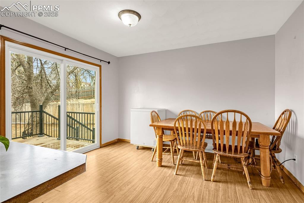 Image 10 of 31: Dining Area