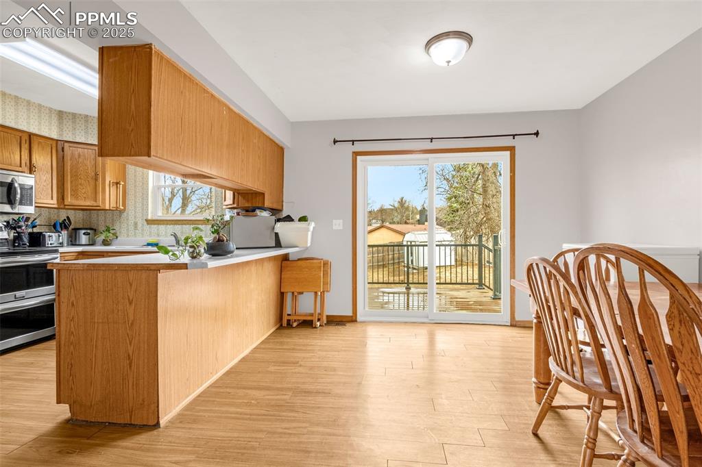 Image 6 of 31: Kitchen