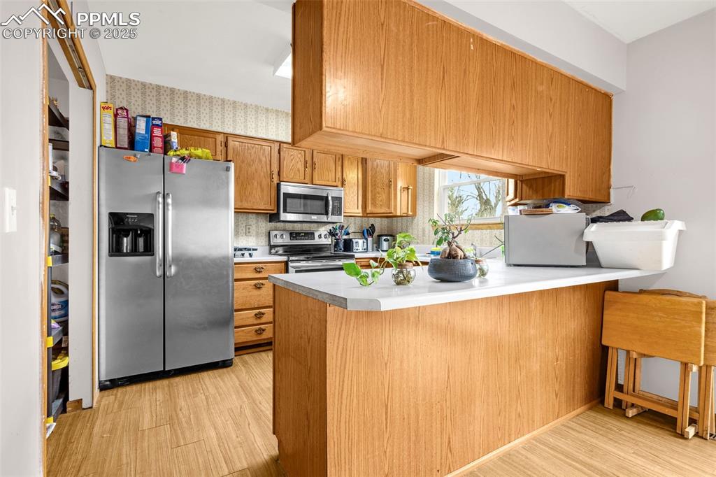 Image 7 of 31: Kitchen