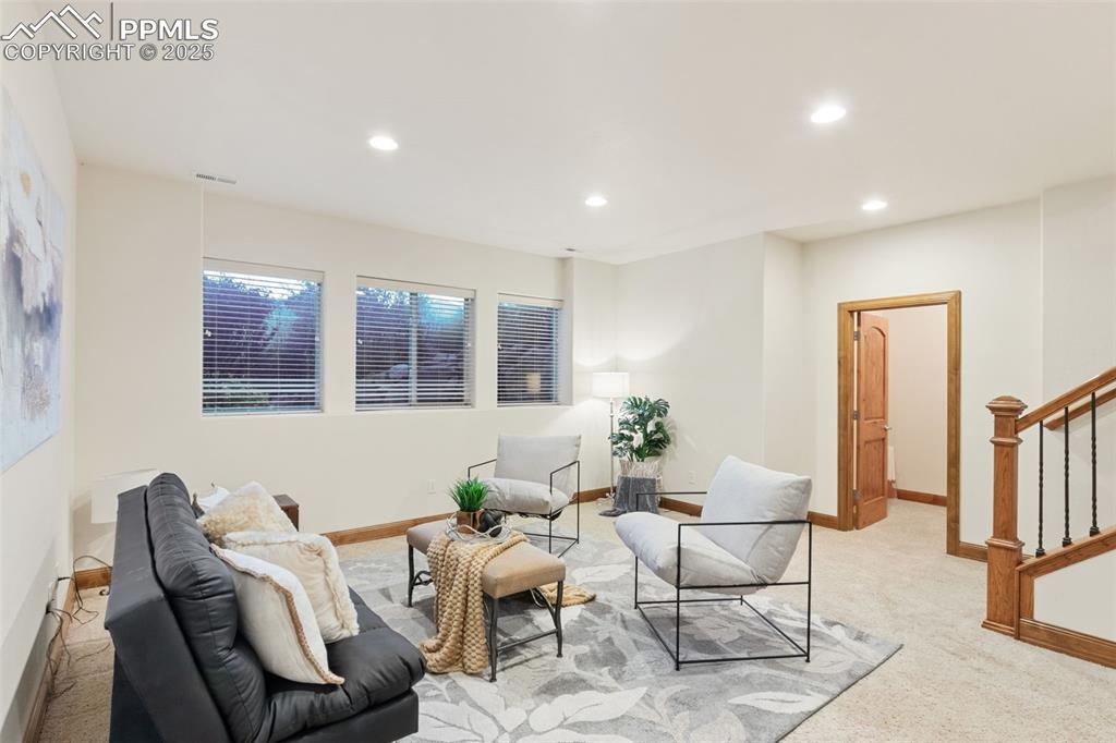 Image 33 of 47: Sitting Room