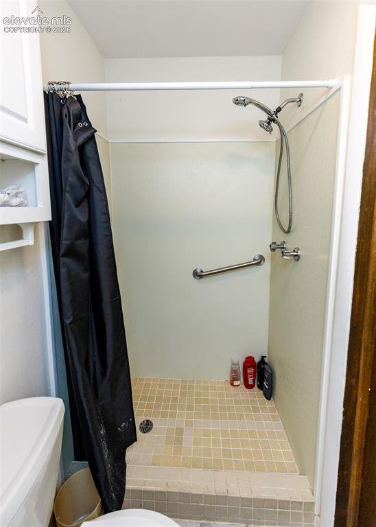 Image 16 of 39: Master Bath