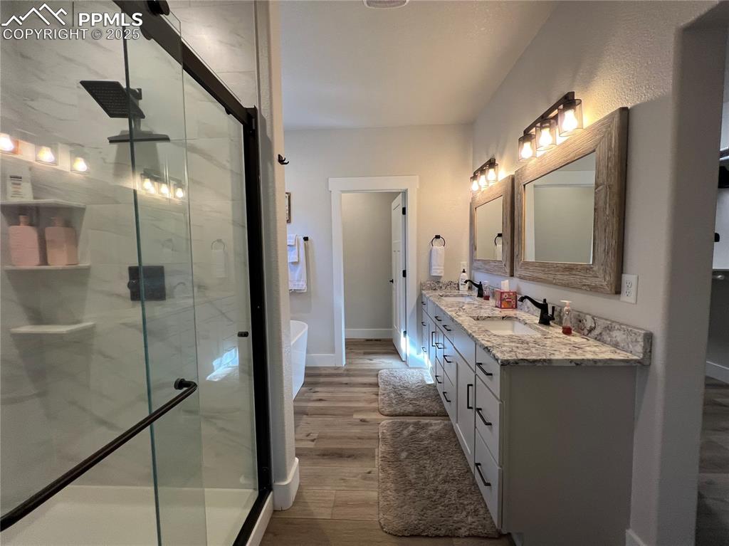 Image 11 of 37: Bathroom