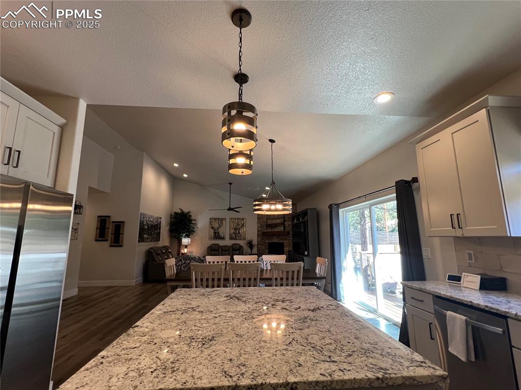 Image 17 of 37: Kitchen