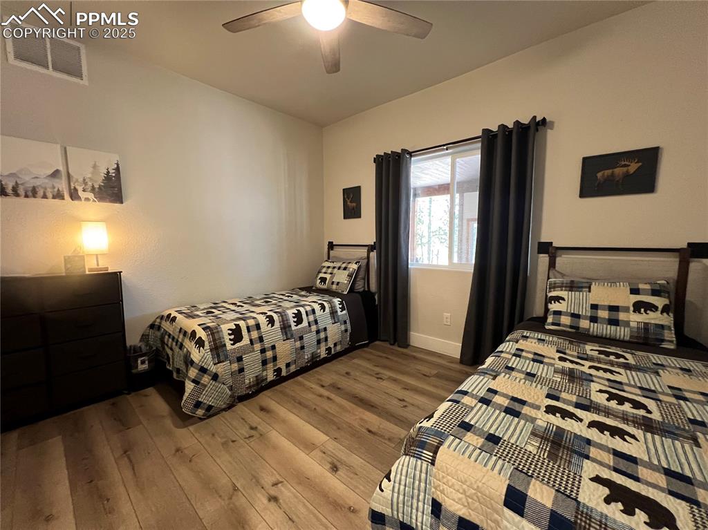 Image 24 of 37: Bedroom