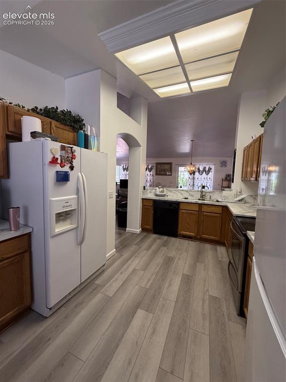 Image 15 of 25: Family Room