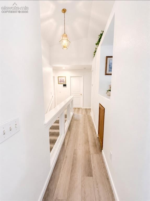 Image 2 of 20: Hallway